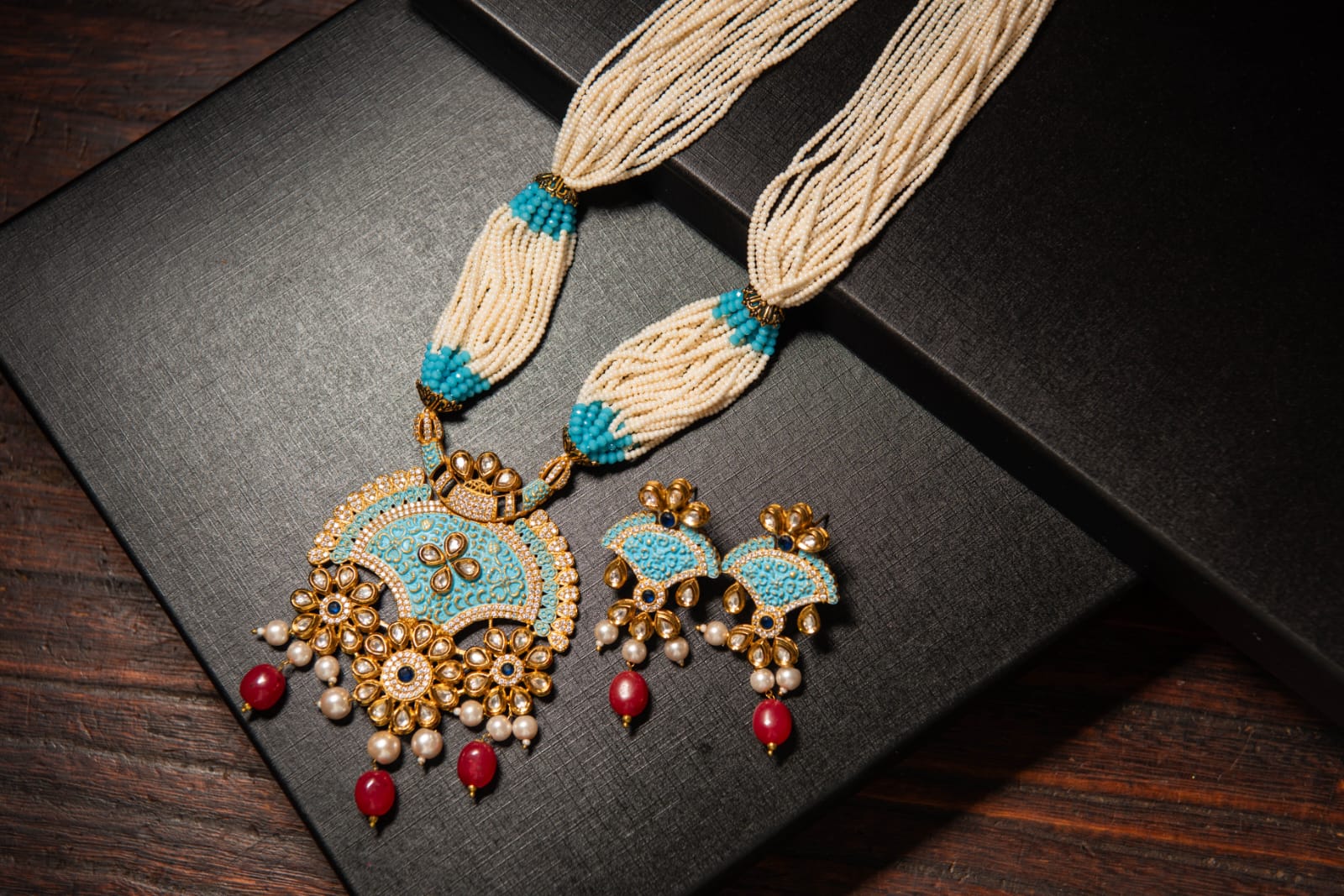 Long Pearl Chain