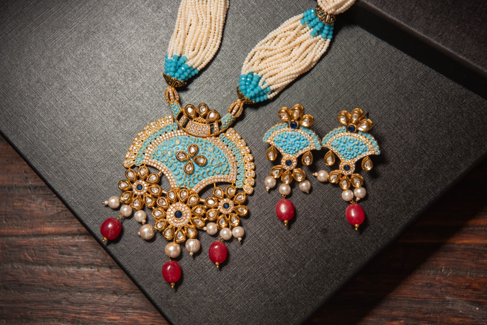 Long Pearl Chain