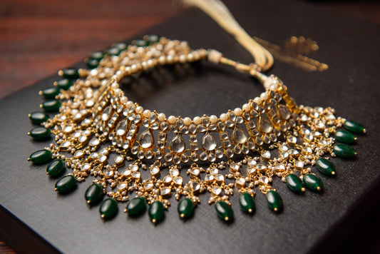 Kundan Necklace Set With Tikka